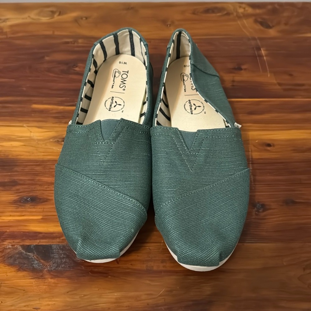 Toms Alpargatas - size 10 - Teal